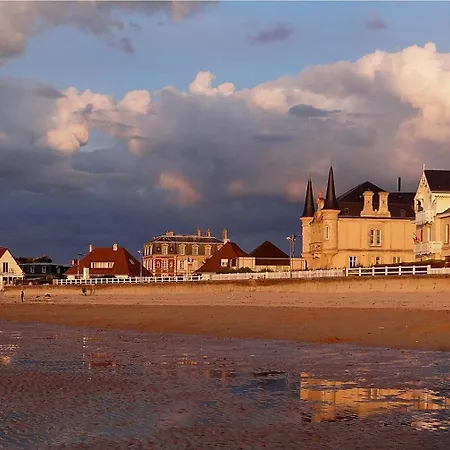 Maison Calme Avec Cheminee, Ideal Familles Casa de Férias *